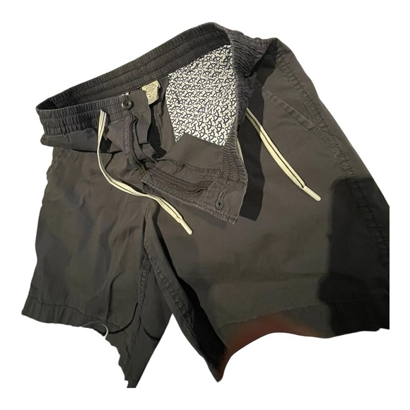 St John’s Bay Men's Casual Gray Navy Blue Shorts Cotton Size: M - Picture 4 of 7
